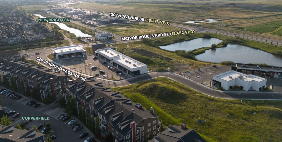 10 Copperpond Passage SE, Calgary, AB à louer - Photo principale - Image 1 de 1