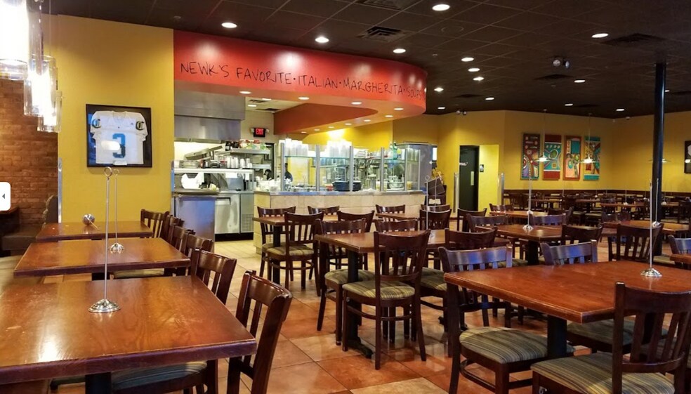 100 N Cedar Bluff Rd, Knoxville, TN à louer - Photo intérieure - Image 2 de 17