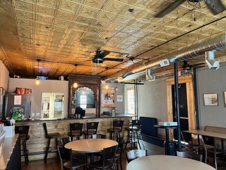 Plus de détails pour 16011 Waterloo Rd, Cleveland, OH - Vente au détail à vendre