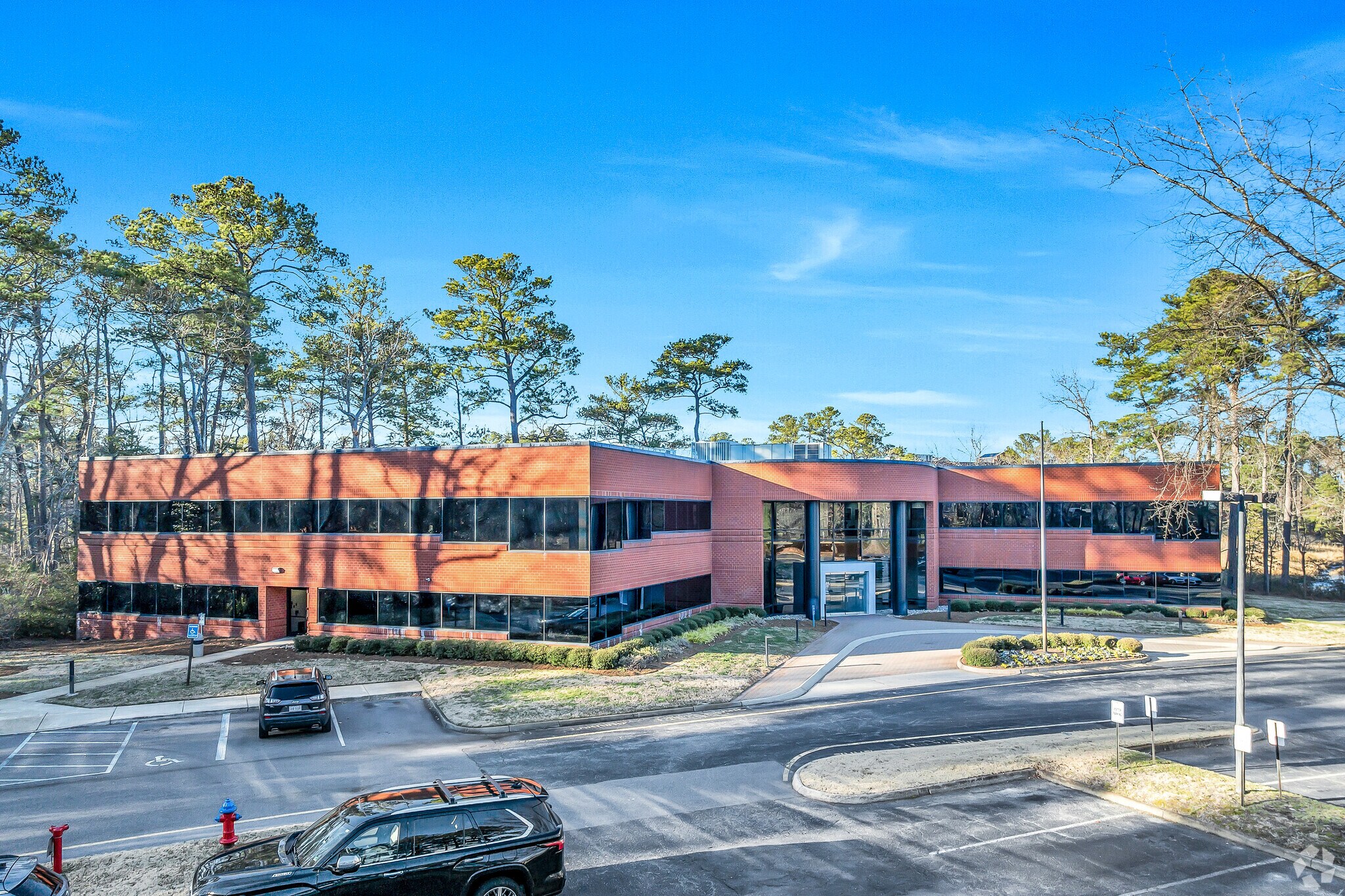 484 Viking Dr, Virginia Beach, VA à louer Photo principale- Image 1 de 9