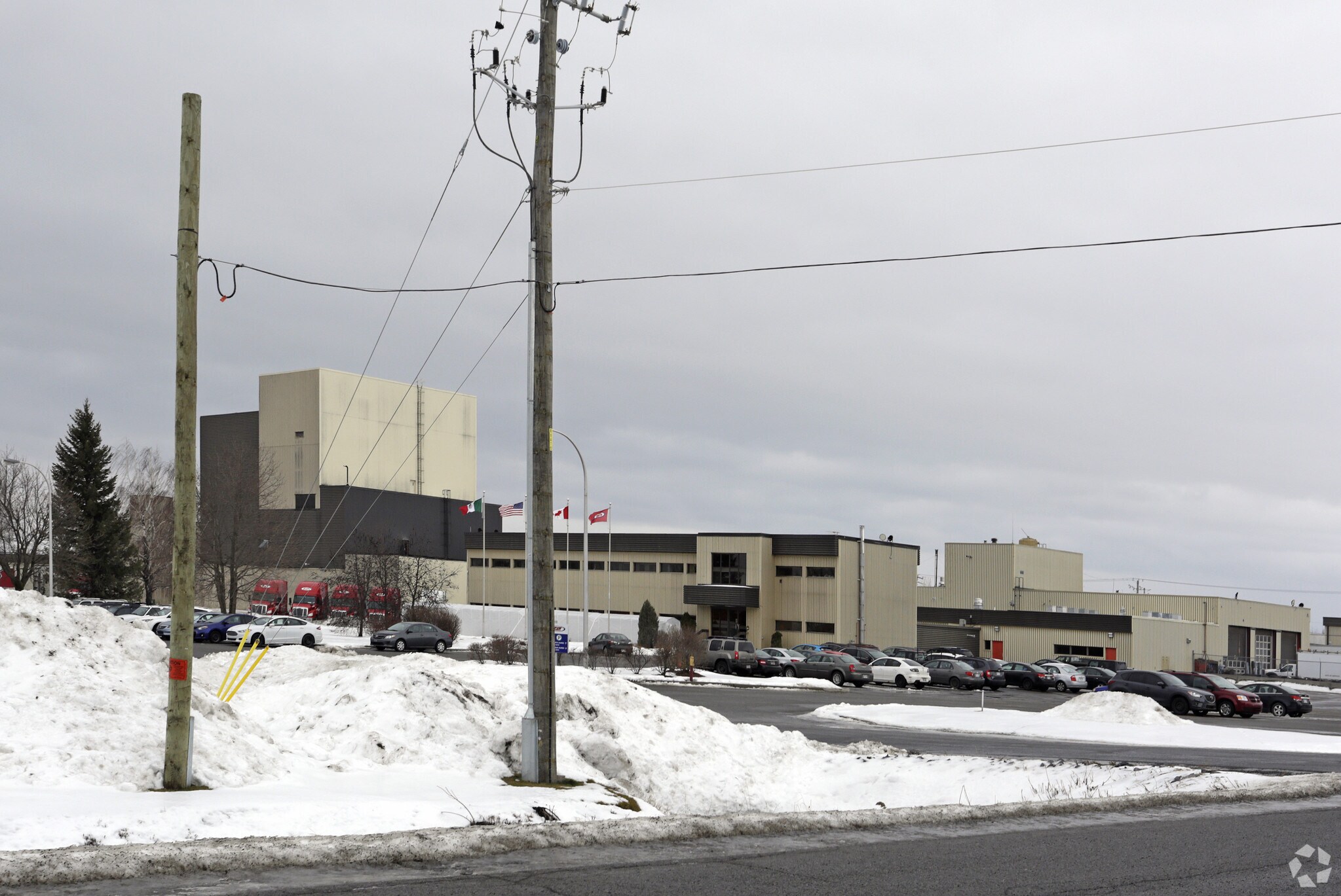 4 Rue Du Transport, Coteau-du-lac, QC for lease Primary Photo- Image 1 of 3