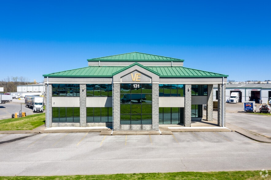 135 Industrial Blvd, La Vergne, TN for lease - Building Photo - Image 3 of 5