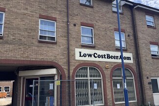Plus de détails pour Priory Ln, St Neots - Commerce de détail à louer