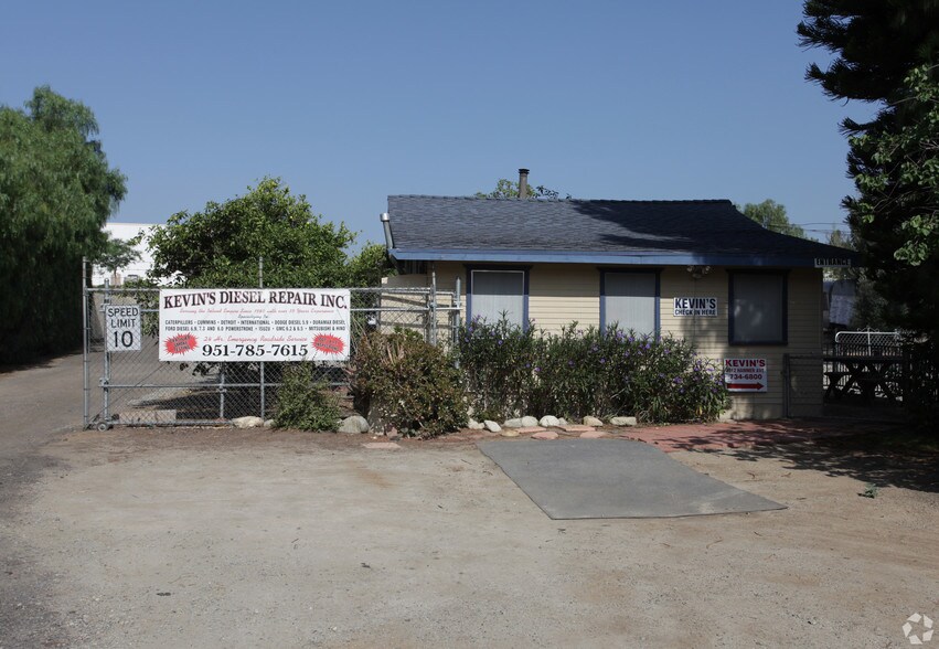 3312 Hamner Ave, Norco, CA à louer - Photo du bâtiment - Image 2 de 15