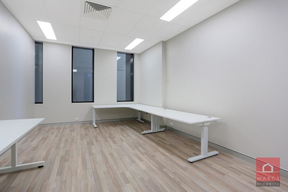 29-31 Lexington Dr, Bella Vista for lease Interior Photo- Image 1 of 3