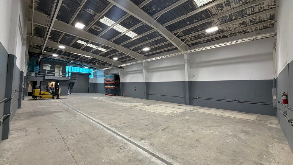 1433 Yosemite Ave & 1430 Armstrong Ave, San Francisco, CA à louer - Photo du bâtiment - Image 2 de 14