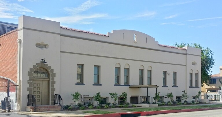 426 W Almond Ave, Orange, CA à louer - Photo du bâtiment - Image 2 de 12