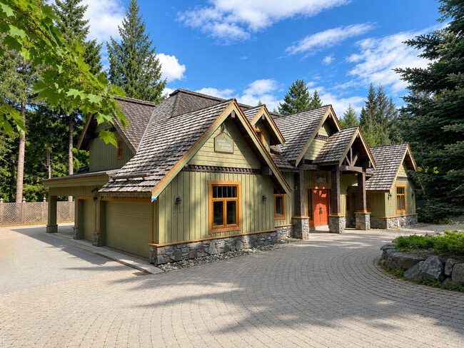 More details for 3012 Alpine Cres, Whistler, BC - Hospitality for Sale