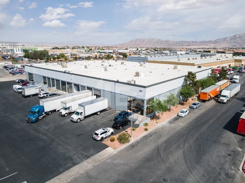 4500 Andrews St, North Las Vegas, NV à louer - Photo du bâtiment - Image 3 de 8