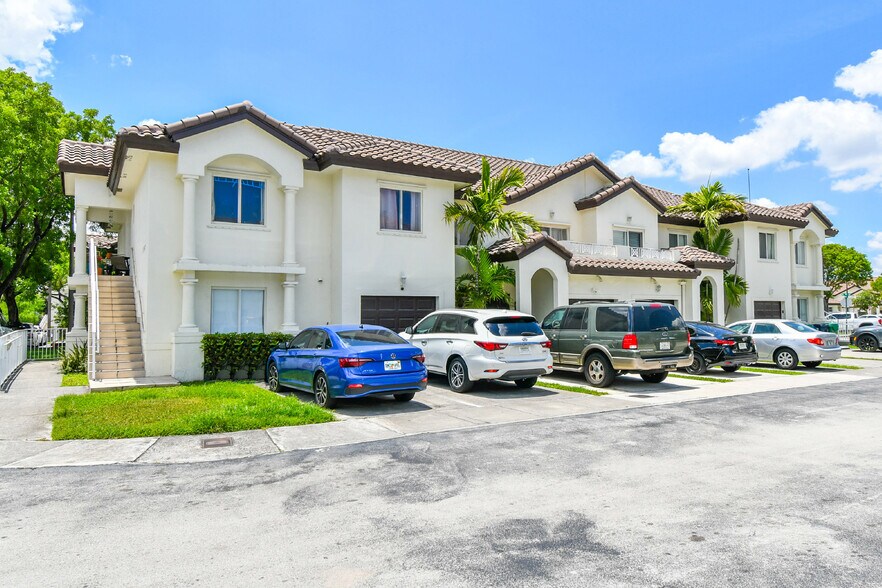 8852 NW 111 Ct, Miami, FL à vendre - Photo du bâtiment - Image 3 de 10