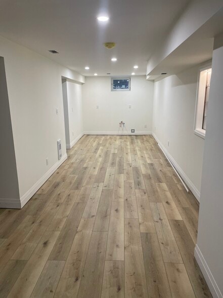 434 Royal York Rd, Toronto, ON for lease - Building Photo - Image 3 of 15