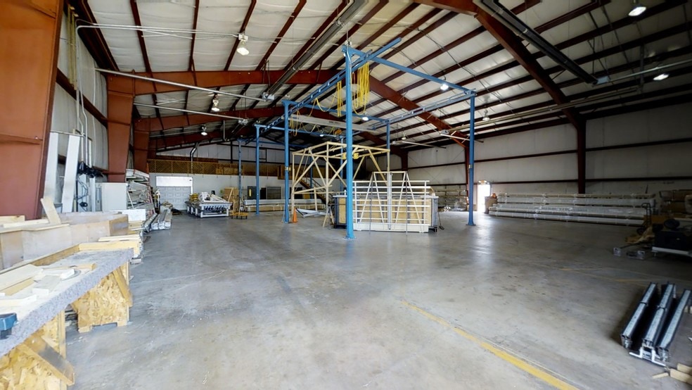 1019 N Vine St, Berwick, PA for lease - Interior Photo - Image 2 of 7