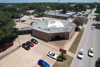 Plus de détails pour 700 Jackson St, Richmond, TX - Vente au détail à vendre