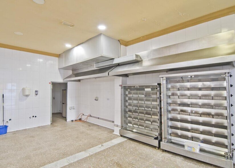 Retail in Motril for sale - Interior Photo - Image 2 of 8