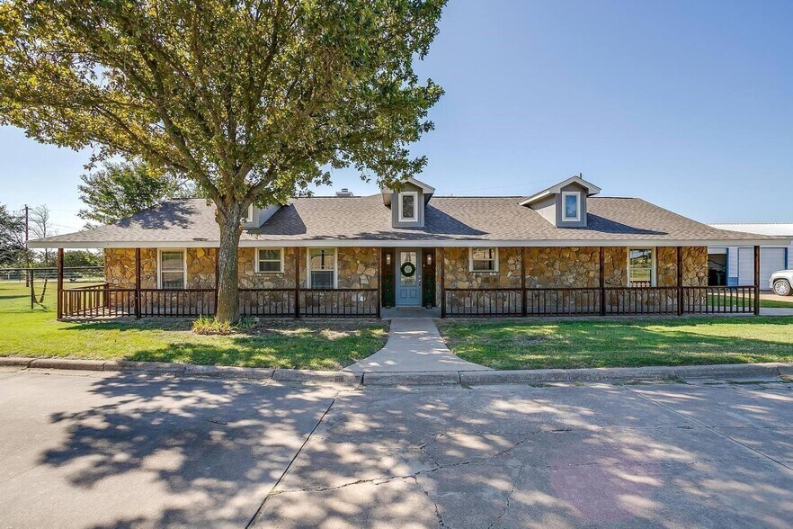 12001 FM 2331, Godley, TX à vendre - Photo du bâtiment - Image 2 de 17