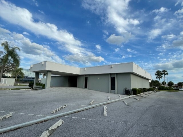 3663 Bee Ridge Rd, Sarasota, FL à louer - Photo du bâtiment - Image 3 de 24