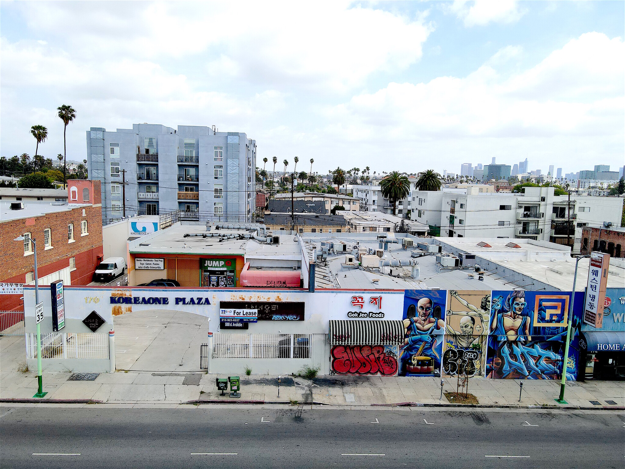 170 S Western Ave, Los Angeles, CA à vendre Photo du bâtiment- Image 1 de 1