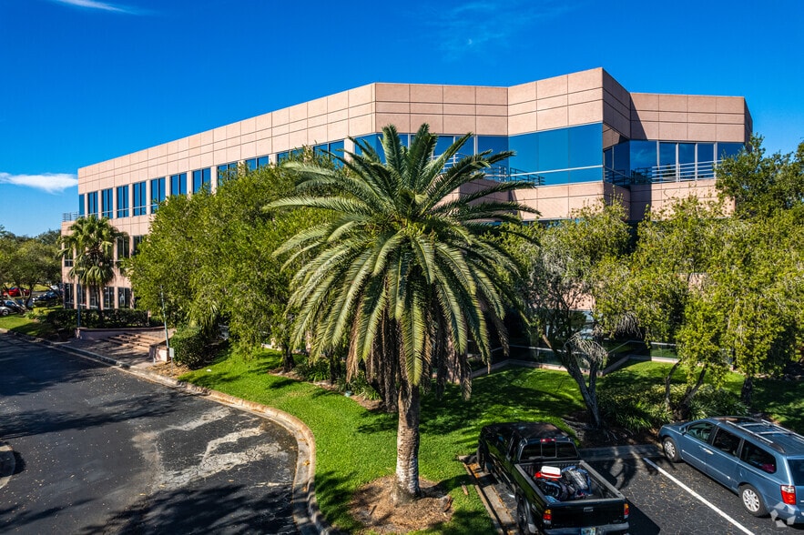 4210 Metro Pky, Fort Myers, FL for lease - Primary Photo - Image 1 of 40