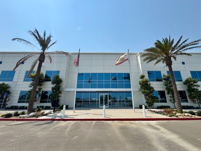 7498 Colchester Ct, San Diego, CA à louer - Photo du bâtiment - Image 1 de 17