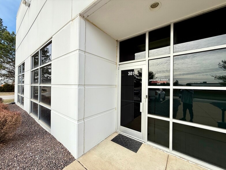 301 Stag Industrial Blvd, Lake Saint Louis, MO for lease - Building Photo - Image 2 of 10