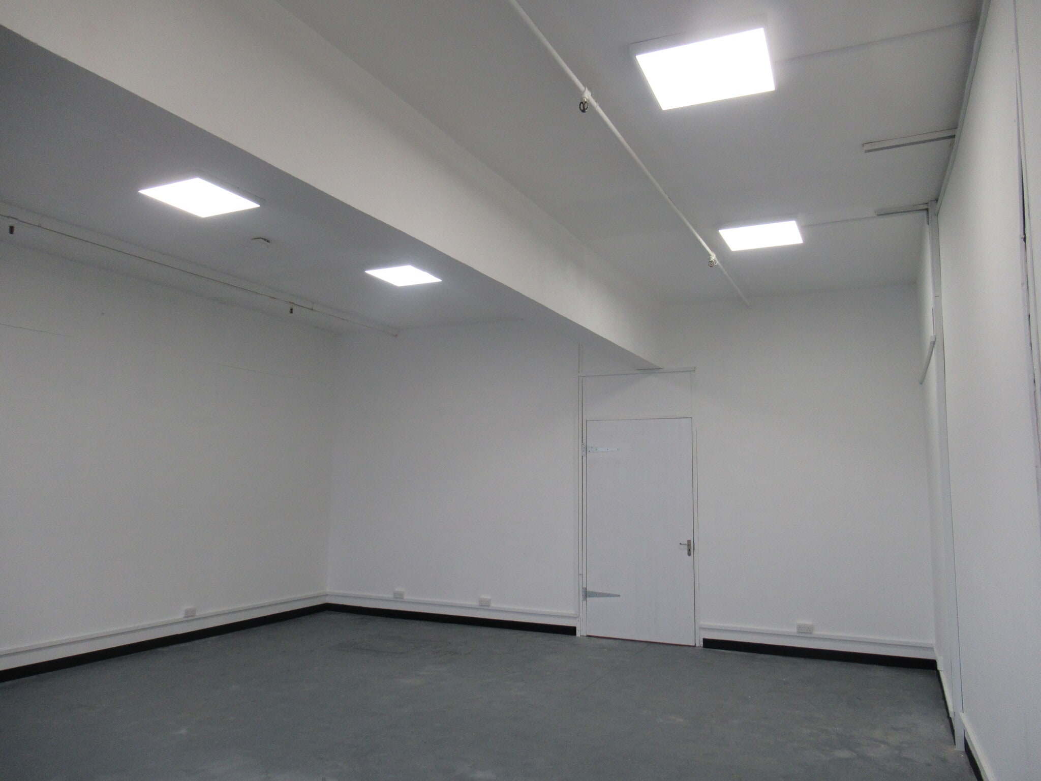 8 Deer Park Rd, Londres à louer Photo intérieure- Image 1 de 4