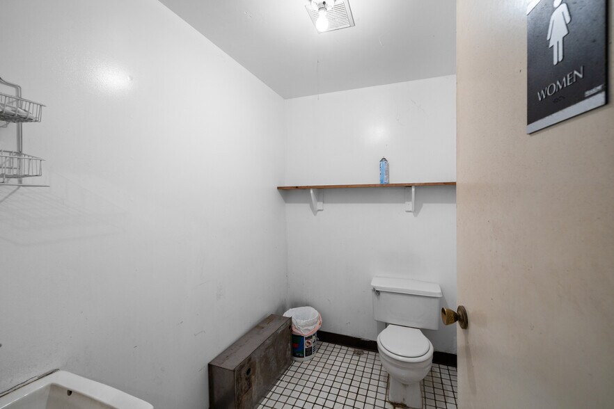 705 37th St, Oakland, CA à vendre - Photo du bâtiment - Image 3 de 9