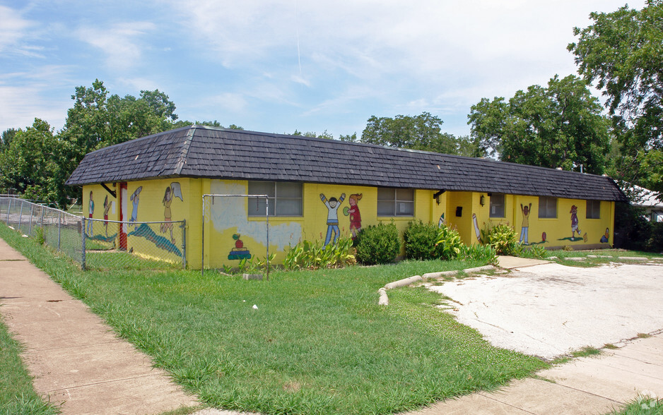 4040 8TH St, Fort Worth, TX à louer - Photo principale - Image 1 de 3