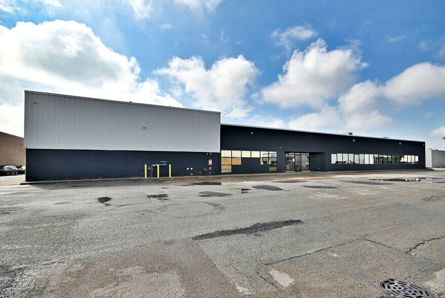 2100 W 21st St, Broadview, IL for lease - Building Photo - Image 1 of 45