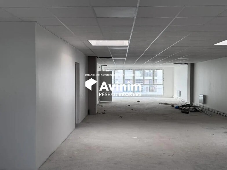 Industrial in Gagny for lease - Interior Photo - Image 1 of 7