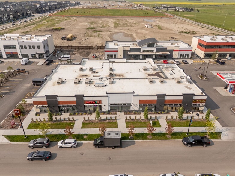 7697 84 St NE, Calgary, AB à louer - Photo du bâtiment - Image 2 de 4