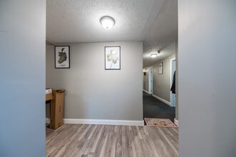 300 Scott Ave, Morgantown, WV for lease Interior Photo- Image 2 of 22