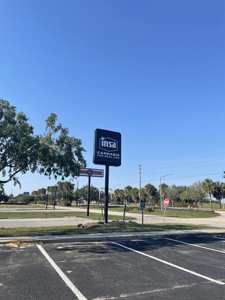 702 Us 27 S, Lake Placid, FL à vendre - Photo du bâtiment - Image 2 de 6