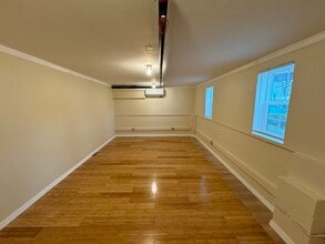 1942 2nd Ave S, Saint Petersburg, FL for lease Interior Photo- Image 1 of 6