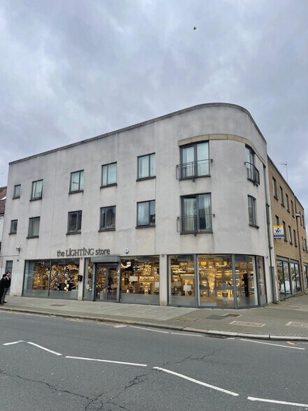759 Finchley Rd, Londres à louer - Photo du bâtiment - Image 2 de 3