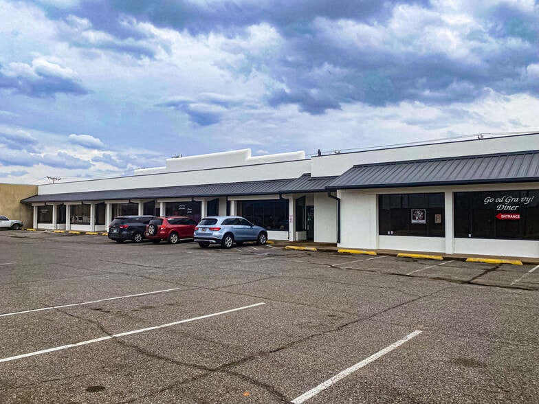 8014 N Western Ave, Oklahoma City, OK for lease - Building Photo - Image 3 of 6