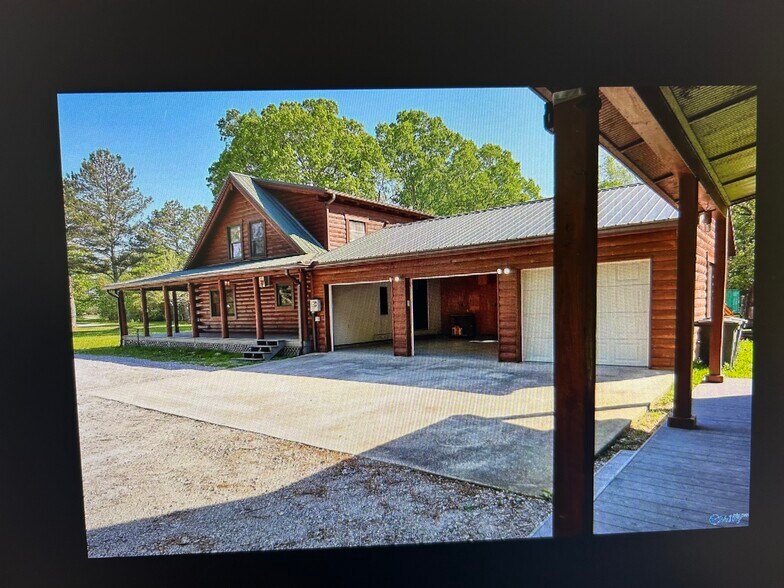 24552 Buckner Dr, Athens, AL à vendre - Photo du b timent - Image 2 de 10