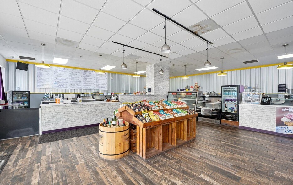 424 Luna Bella Ln, New Smyrna Beach, FL à louer - Photo intérieure - Image 2 de 10