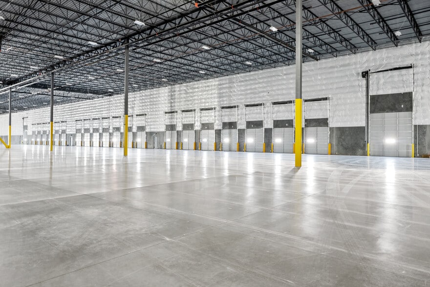 13550 N Dysart Rd, Surprise, AZ for lease - Interior Photo - Image 3 of 13