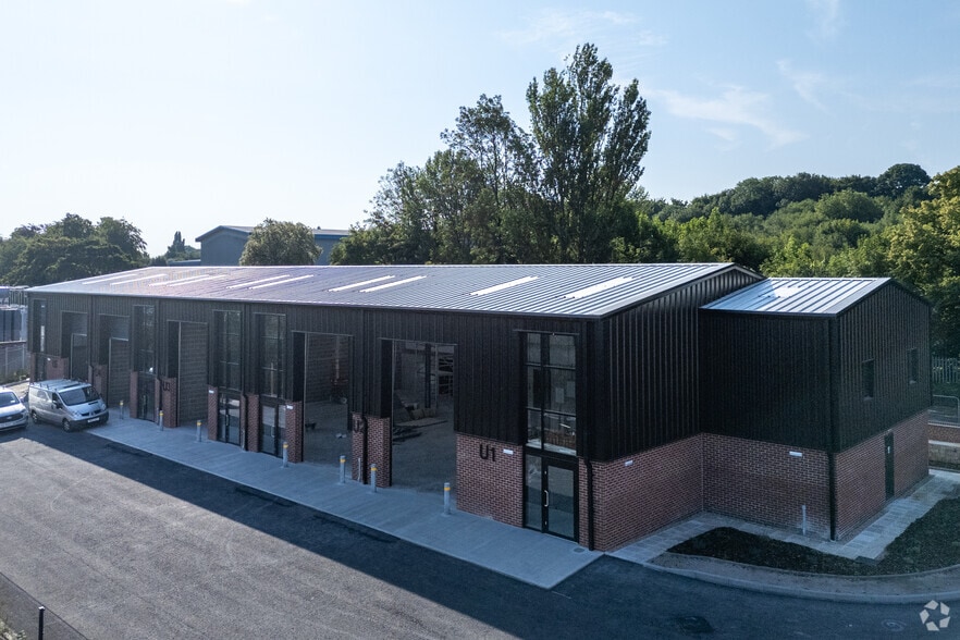 2 Goytside Rd, Chesterfield for lease - Building Photo - Image 2 of 2