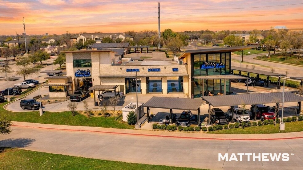 5243 Naaman Forest Blvd, Garland, TX à vendre - Photo principale - Image 1 de 6