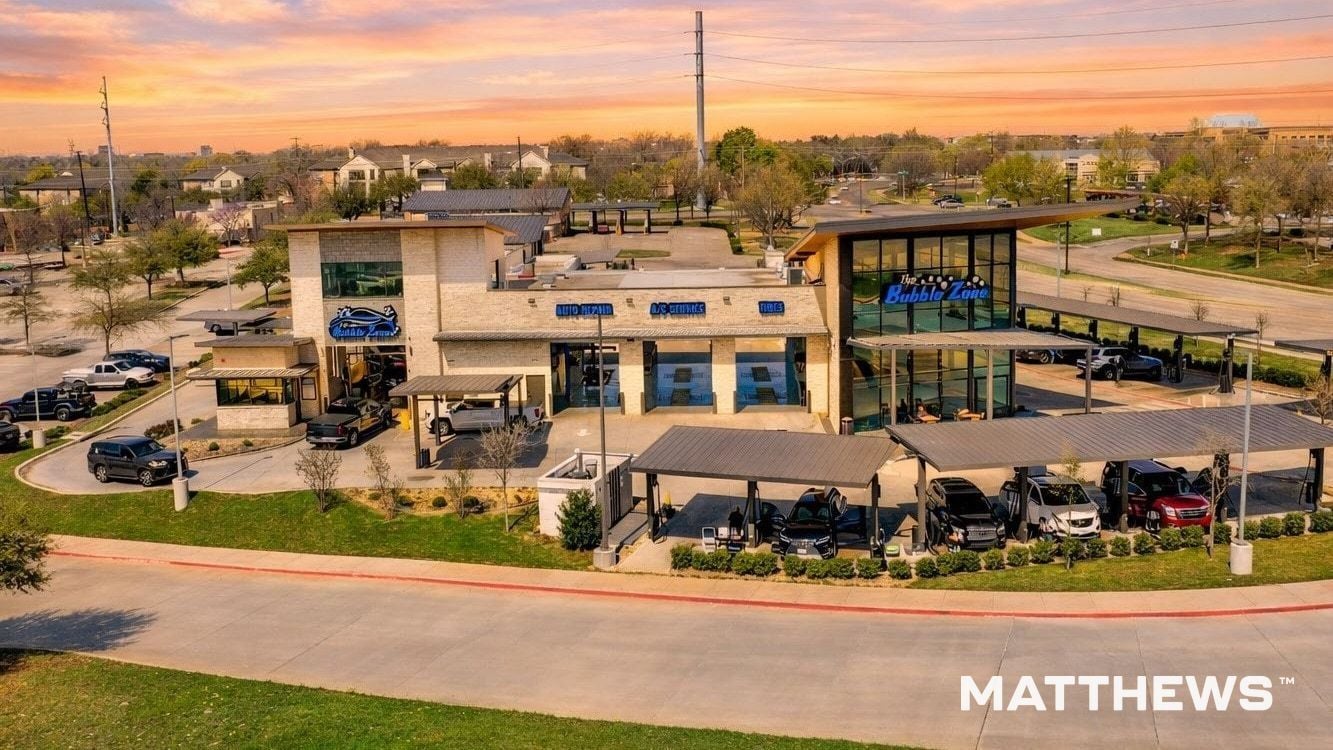 5243 Naaman Forest Blvd, Garland, TX à vendre Photo principale- Image 1 de 7