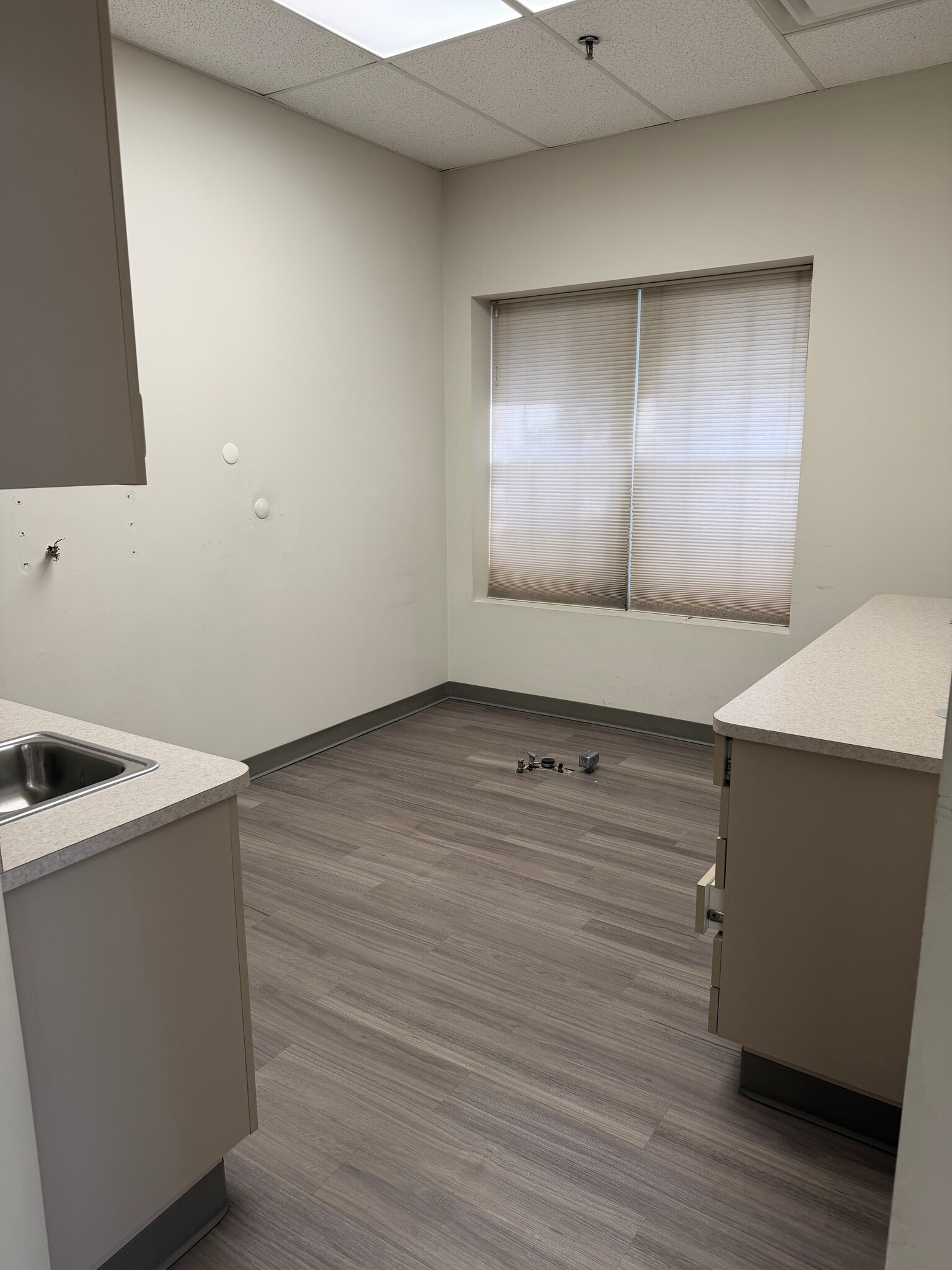 215 Hallock Rd, Stony Brook, NY for lease Interior Photo- Image 1 of 10