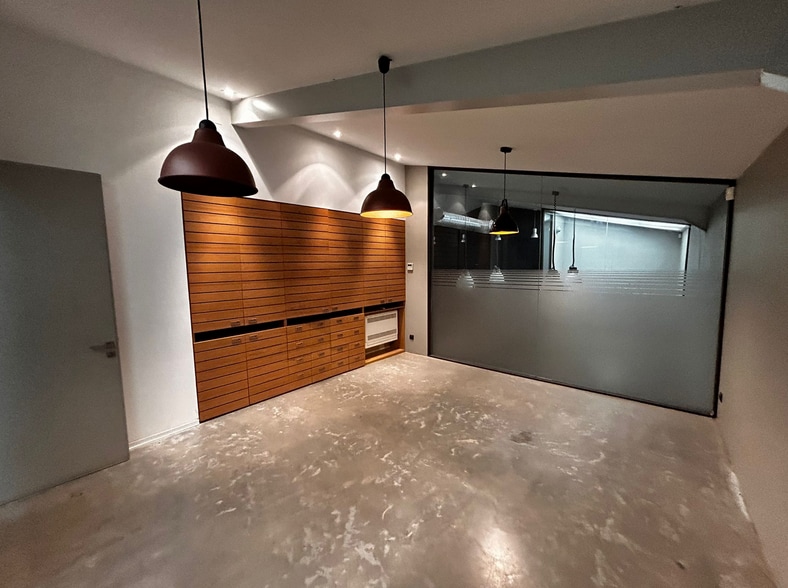 Industrial in Alcorcón, Madrid for sale - Primary Photo - Image 1 of 7