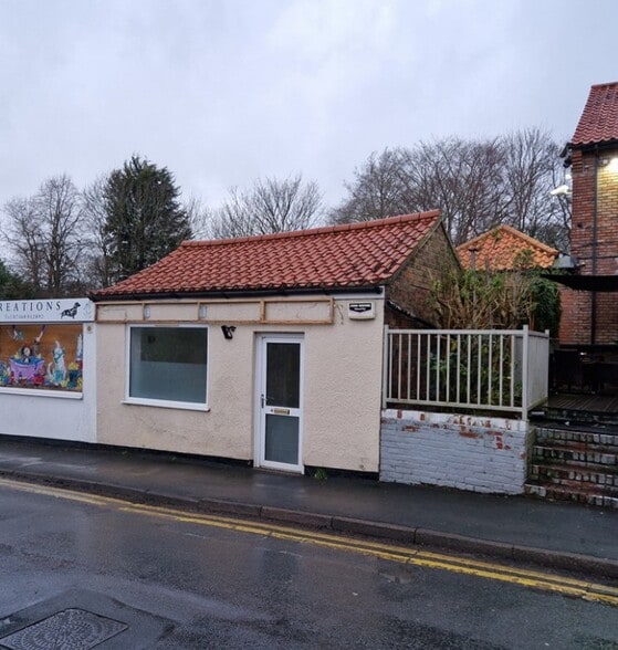 4 Kirkgate, Grimsby for lease - Primary Photo - Image 1 of 1