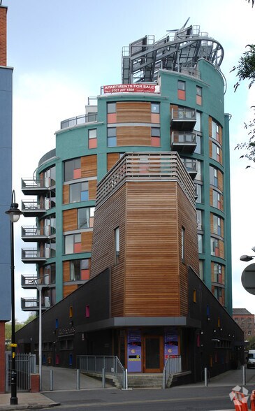 4 River St, Manchester à louer - Photo du bâtiment - Image 3 de 5