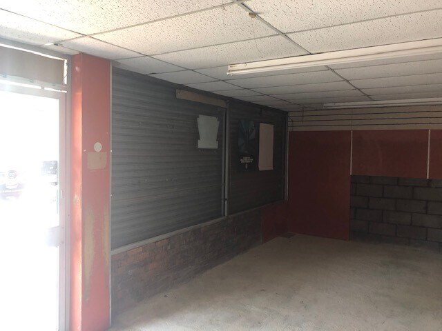 2 Brayford Sq, Londres à louer - Photo du bâtiment - Image 2 de 7