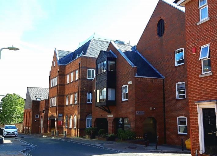 Staple Gdns, Winchester for lease - Primary Photo - Image 1 of 3