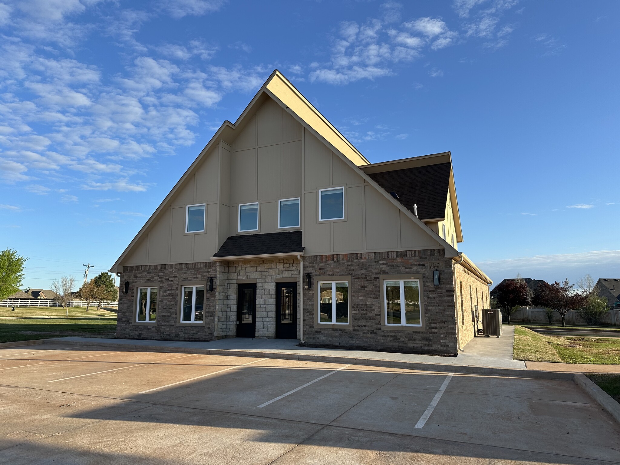 15220 Traditions Blvd, Edmond, OK for lease Primary Photo- Image 1 of 6