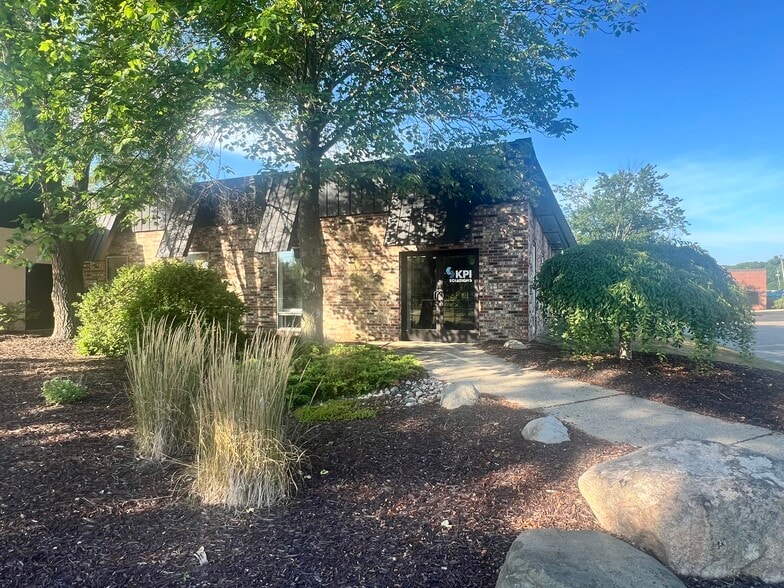 5716 W River Rd NE, Belmont, MI for lease - Building Photo - Image 1 of 1