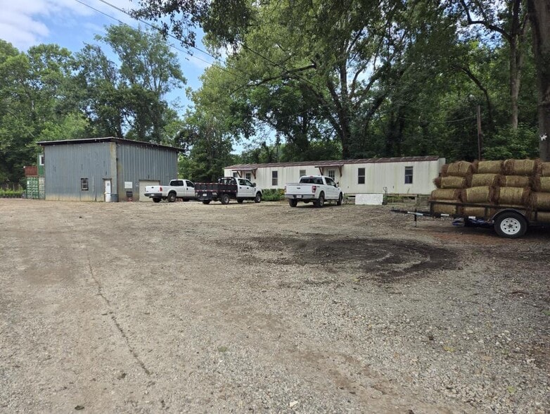 1100 Dalon NE Rd, Atlanta, GA for lease - Building Photo - Image 3 of 3